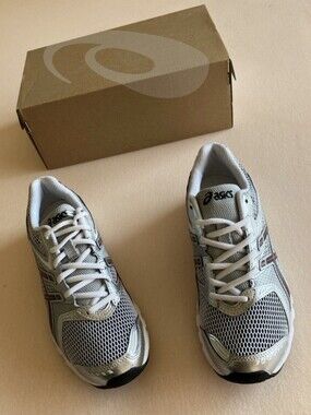 ASICS Gel-DS Trainer 14 Metallic Silver Red Men 7 Women 8.5 Running Shoes